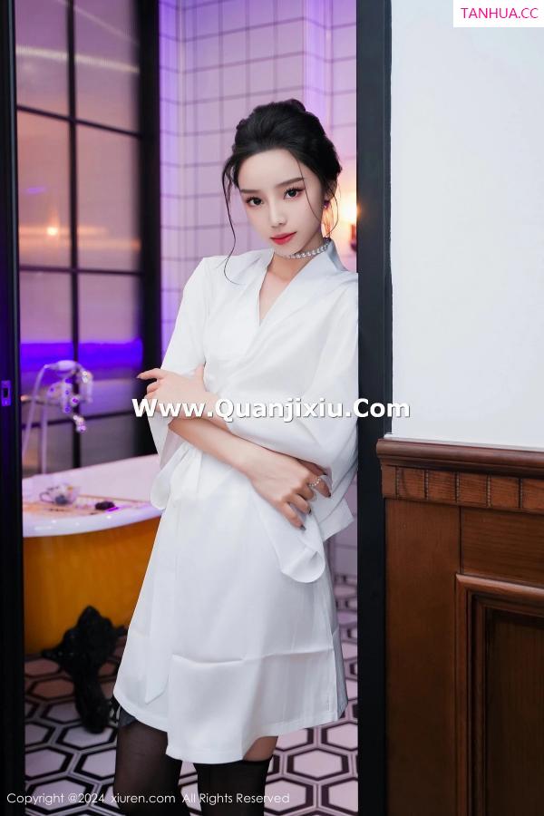   [XiuRen]高清写真图 2024.03.25 No.8283 苏曼兮 黑丝美腿第9张图片